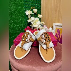💖Pre-Loved Tory Burch Miller Ambra Tan Thong Sandals with Gold Accents Size 6